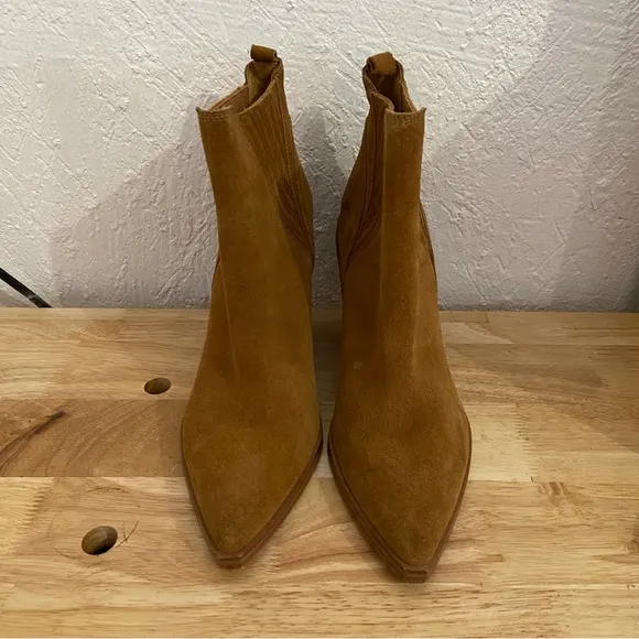 Marc Fisher Elise Suede Booties Ankle Boots Pointy Western Boho Block Heel Camel