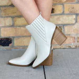 Marc Fisher Lommie Leather Bootie White Size 6