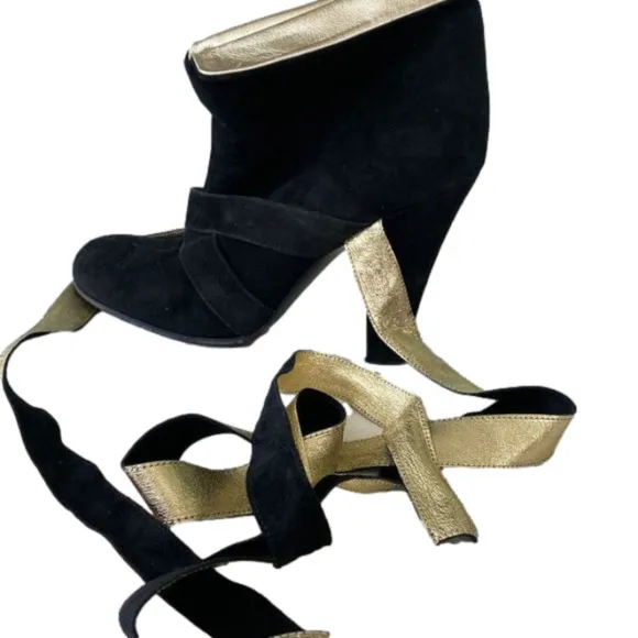 MARC Jacobs Ankle Boots Black and Gold Size 38.5