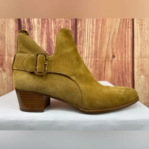 Marc Jacobs ginger tan suede interlock booties women’s size 8.5 brand size 38.5