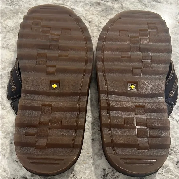 Men’s Dr. Marten’s docs Brown Leather Sandals size 12 flip flop brown