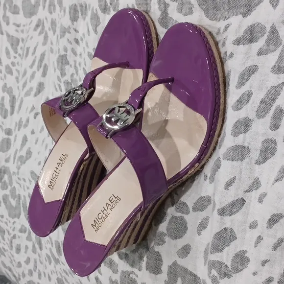 MICHAEL KORS 3 Inch Palm Beach Purple &amp; Silver Patent Look Wedge Sandals 9.5