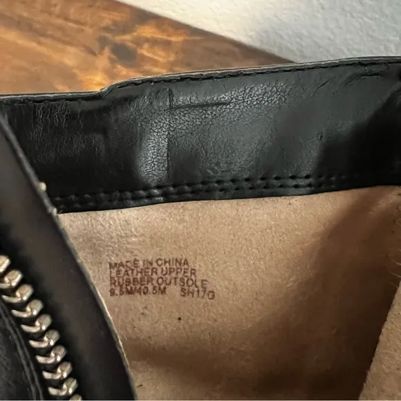 MICHAEL Michael Kors Chain-Detail Black SABRINA MID BOOTIE. Size 9.5.