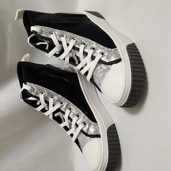 Michael Michael Kors Gertie Two-Toned  Sequined Canvas Sneakers (W Size 6)
