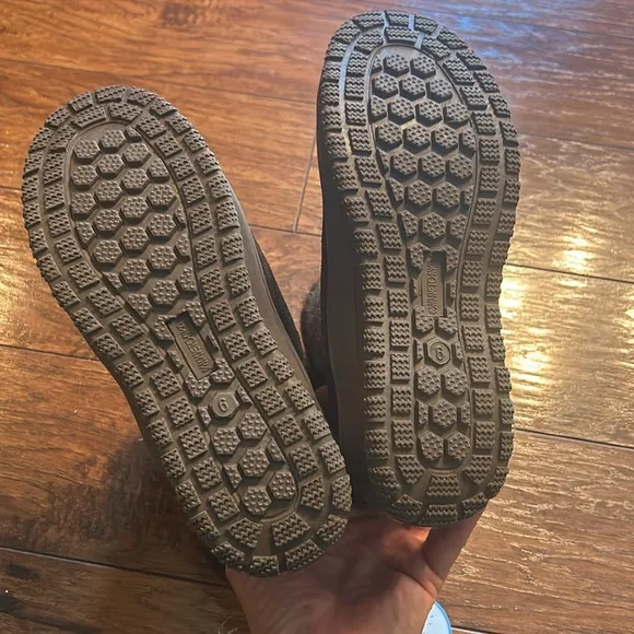 Minnetonka Somerville Boots - Suede NWT