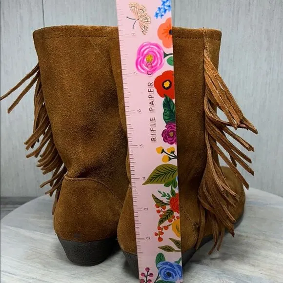 Minnetonka Tan Suede Fringe Moccasin Boots