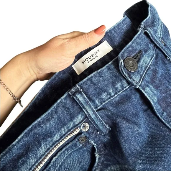 MOUSSY Emma Cropped Flare-Hi Denim Size 27