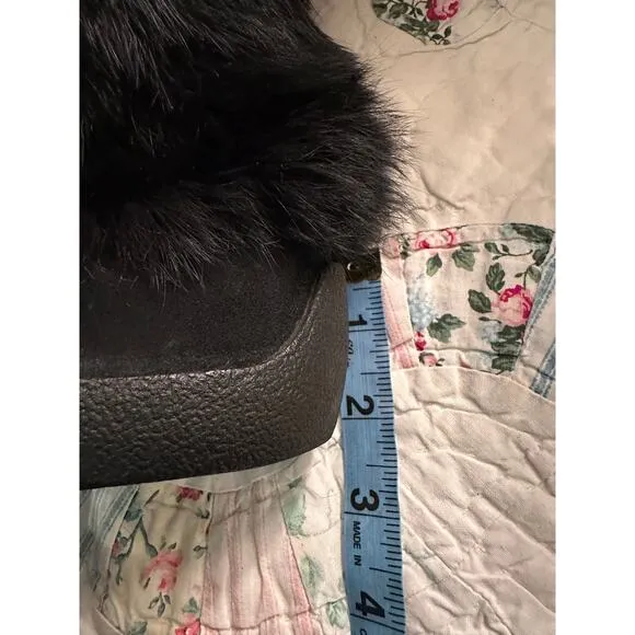 MUK LUKS BEADED SUEDE POM POM BOOTS 7