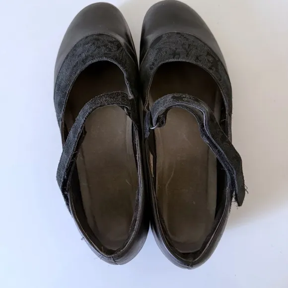 Naot Black Leather Nubuck Luga Mary Janes Flats Women's  Shoes Size 41  10-10.5