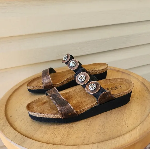 Naot Marissa women's slide sandals size 6