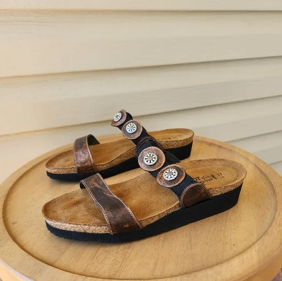 Naot Marissa women's slide sandals size 6
