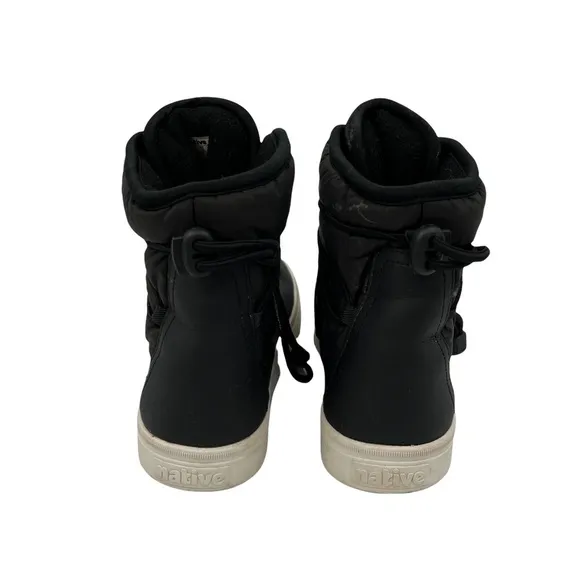 Native Black Chamonix Water Resistant Insulated Boots Size 2 Kid’s