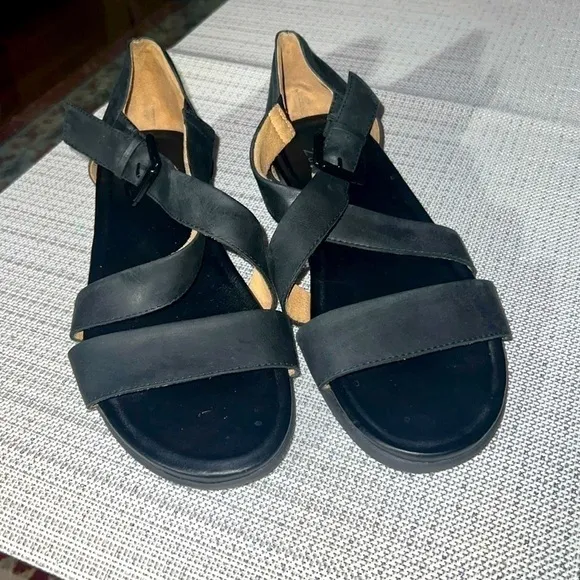 Naturalizer Riviera Wedge Sandal, leather size9.5