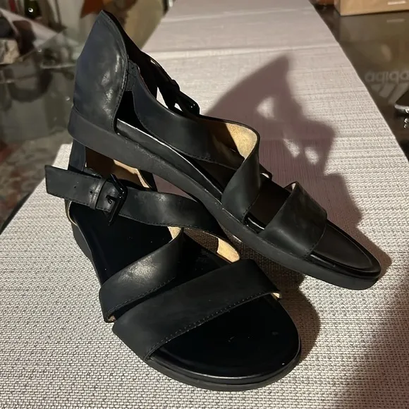 Naturalizer Riviera Wedge Sandal, leather size9.5