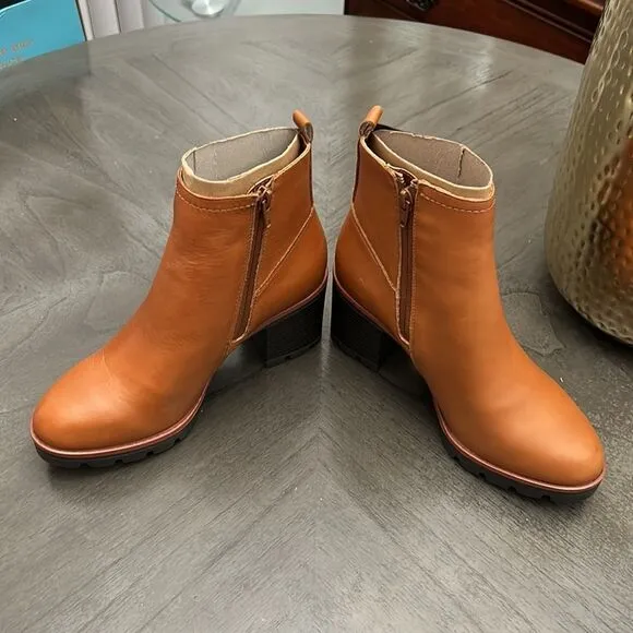 NATURALIZER VERNEY WATERPROOF LEATHER LUG BOOTS CIDER-SPICE (WIDE)