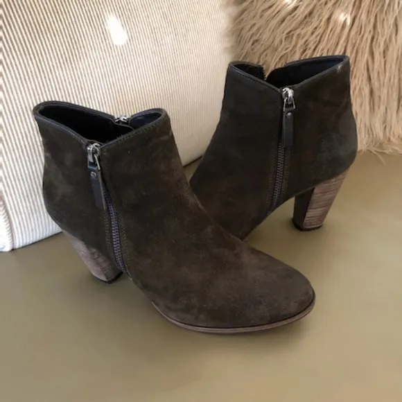 n.d.c. Suede booties