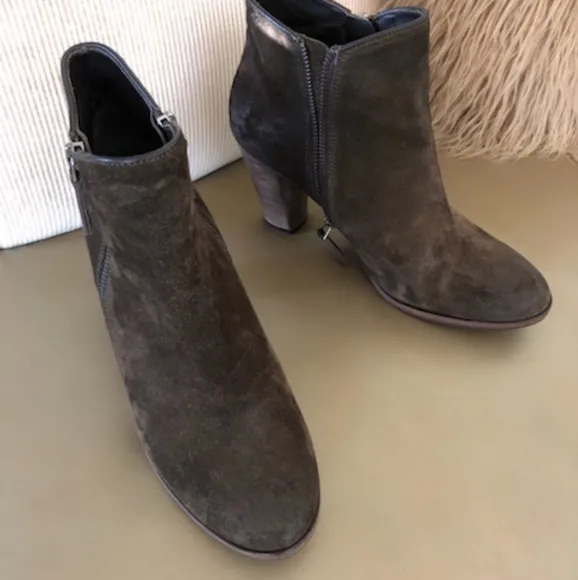 n.d.c. Suede booties
