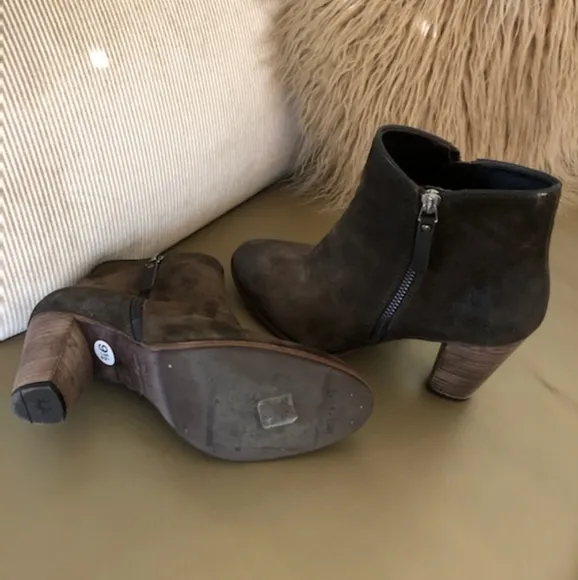 n.d.c. Suede booties