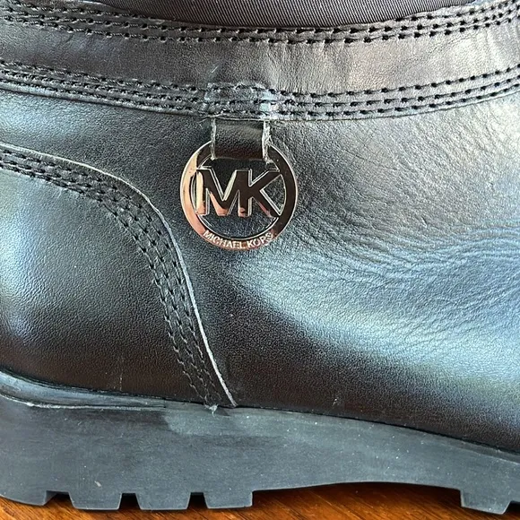 NEVER WORN MICHAEL KORS BLACK TALL LEATHER &amp; FAUX FUR BOOTS SIZE 7 - BEAUTIFUL!