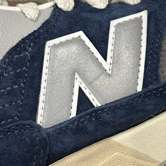 New Balance 977R Shoes