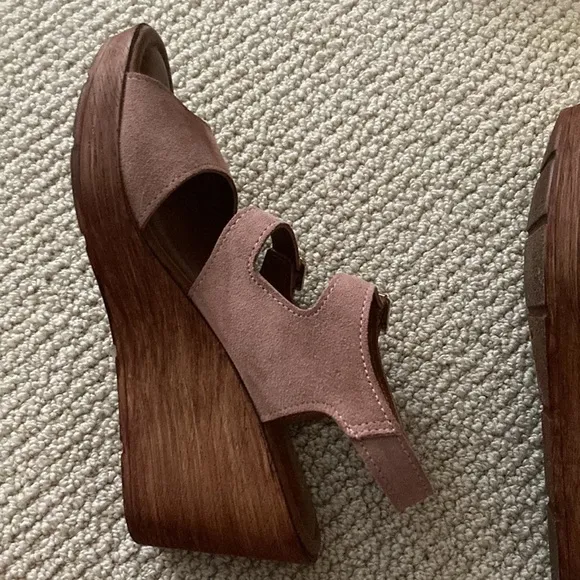 NEW Bella Vita Blush Suede Aniitaly Slingback Wedge Sandals Leather Size 8.5 NIB