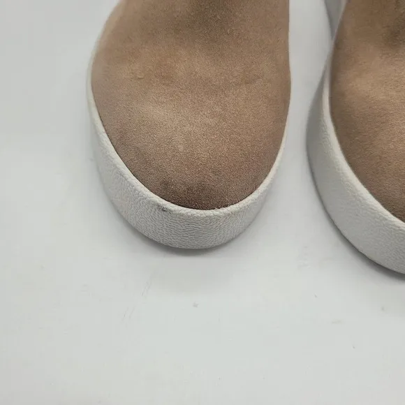 New Blondo womens 9.5 Haven Boots Faux Fur Suede Waterproof Booties Sand Beige