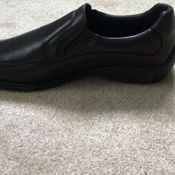 New Bruno Magli Dark Brown Leather Loafers Slip-Ons