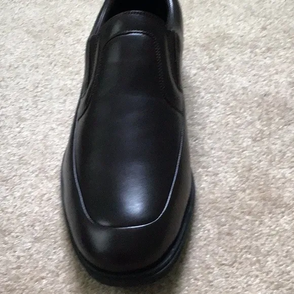 New Bruno Magli Dark Brown Leather Loafers Slip-Ons