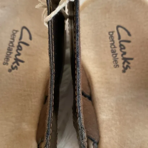 NEW CLARKS Bendables leather sandals
