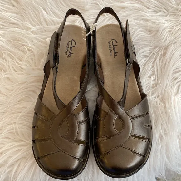 NEW CLARKS Bendables leather sandals