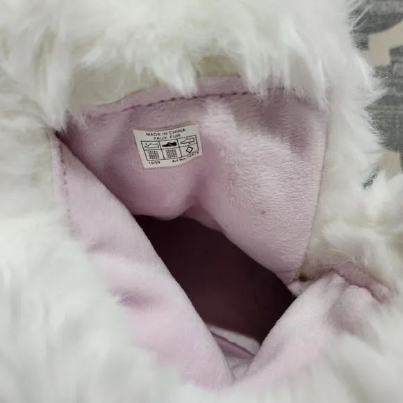 NEW Crocs Youth Girls Size J2 (2-4) Pink Boots White Faux Fur with Toggle Clasp