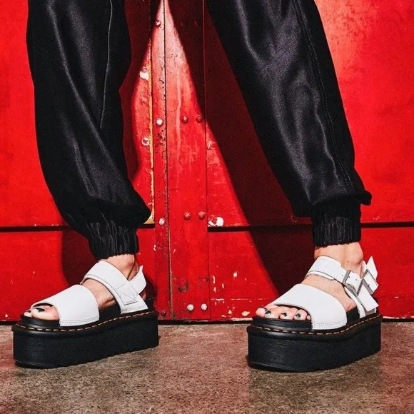NEW Dr Martens VOSS Hydro White Leather Platform Strap Sandals Woman EU 42 US 10