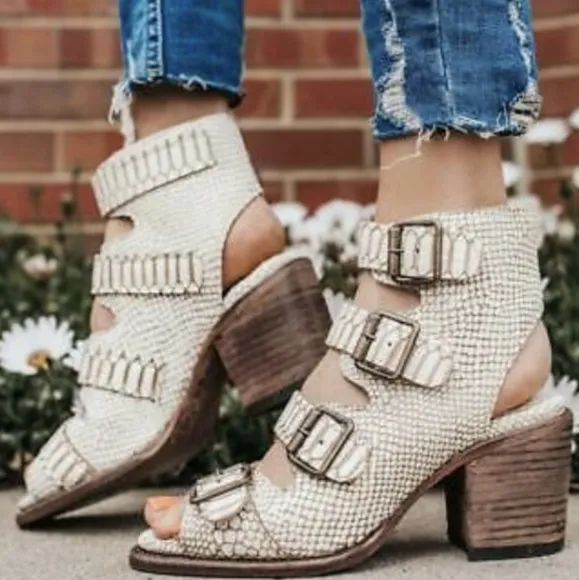 NEW FreeBird Quail White Snake Sandals size 11