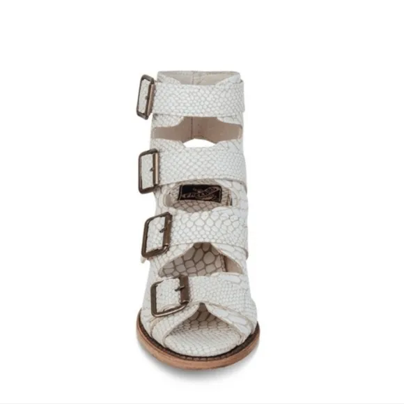 NEW FreeBird Quail White Snake Sandals size 11