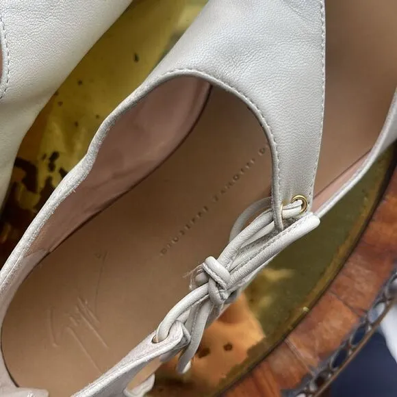 New! Giuseppe Zanotti Soring sandal in Creme.