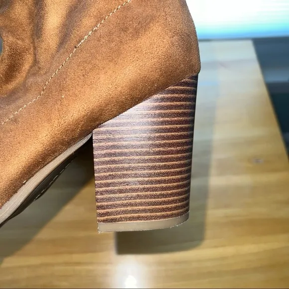 NEW Indigo Rd. Brown Suede Ankle Booties “Obie” heeled boots women’s 7.5