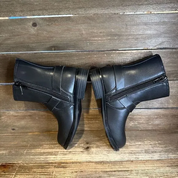 New Kids Steve Madden Beckky Black Faux Leather Harness Moto Biker Boots Size 10
