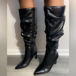 NEW ! KNEE HIGH SCRUNCH DETAIL STILETTO HEEL BLACK FAUX LEATHER BOOT