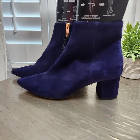NEW L'agence Jeanne Blue Suede Ankle boots 8