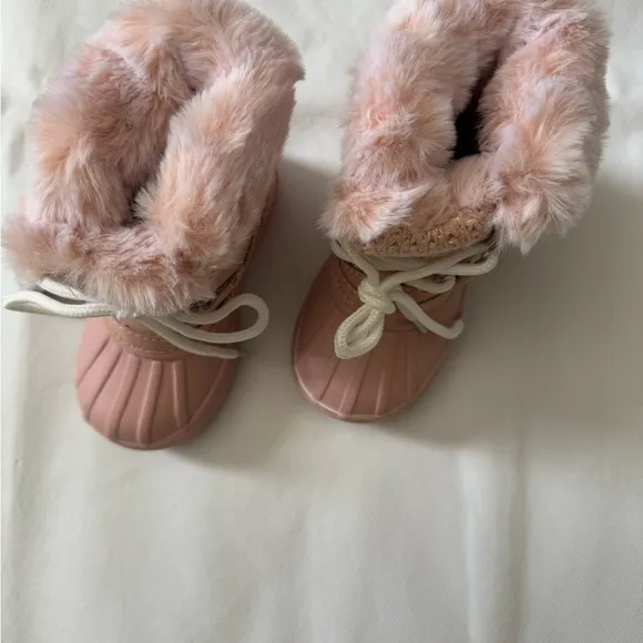 New London Fog Blush Pink Fur-Lined Boots