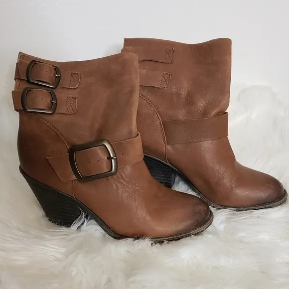 NEW Lucky Brand Tommie Boots Triple Buckles Distressed Leather Ankle Booties