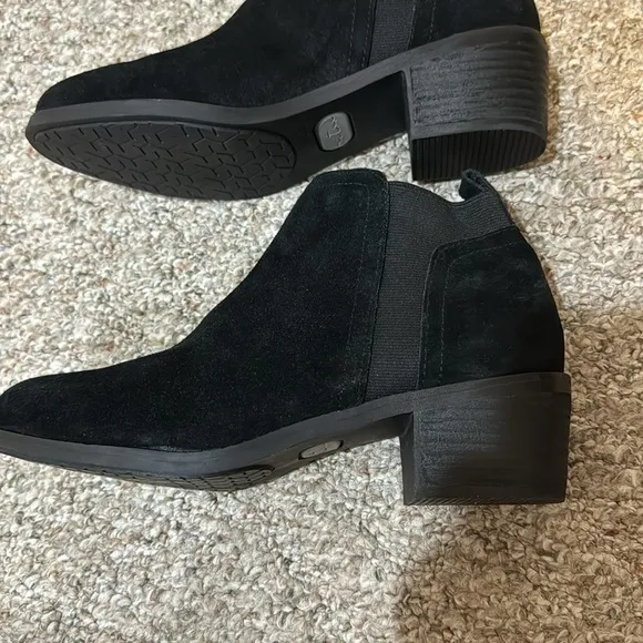 NEW! Me Too Black Riggs Bootie - Size 7.5