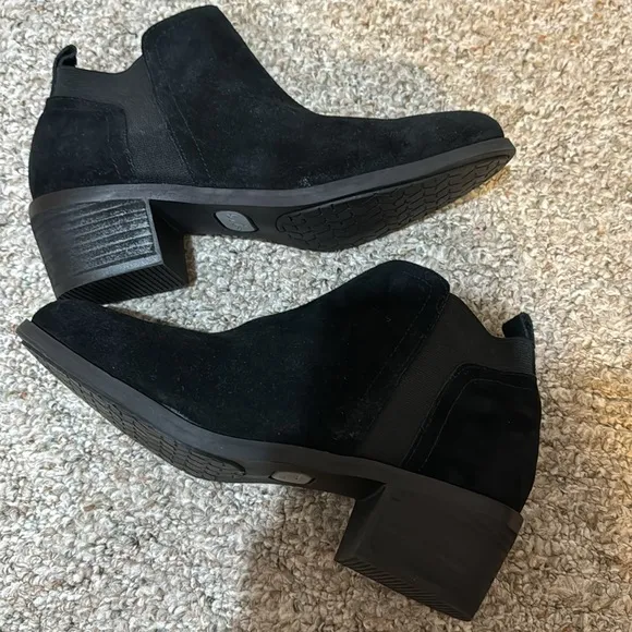 NEW! Me Too Black Riggs Bootie - Size 7.5