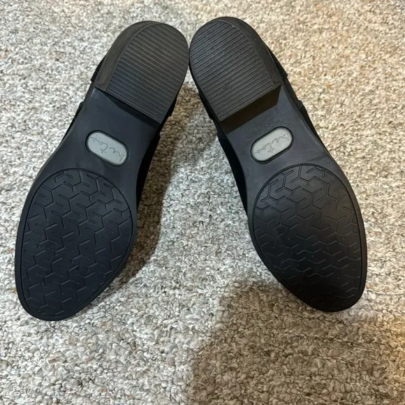 NEW! Me Too Black Riggs Bootie - Size 7.5