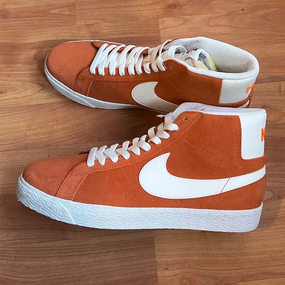 NEW Men’s Size 9 Nike SB Zoom Blazer Mid Top Skate Shoes Safety Orange Suede