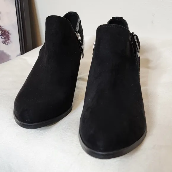 NEW Michael by Michael Shannon Faux Suede Black Boots Lulie Ankle Bootie Western