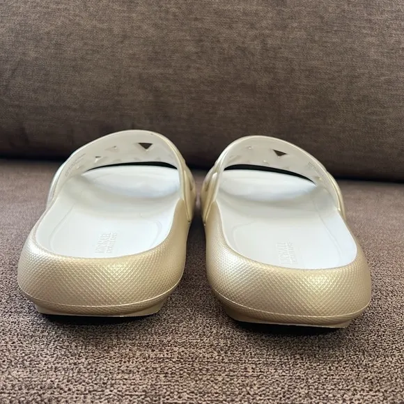New Michael Kors Splash Slide Sandals Size 7 in Gold