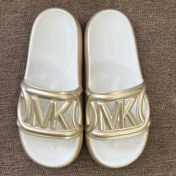 New Michael Kors Splash Slide Sandals Size 7 in Gold