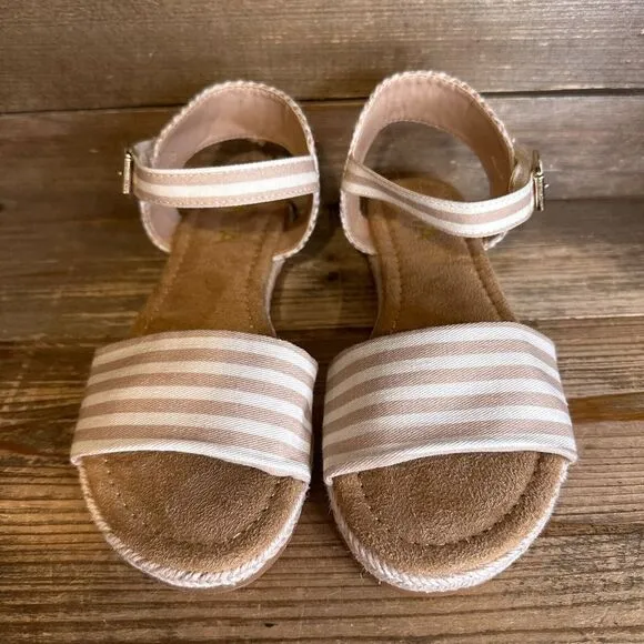 New NWOB‎ Big Kids Mia Esmee Tan Off White Casual Canvas Beach Sandals Size 3 Y