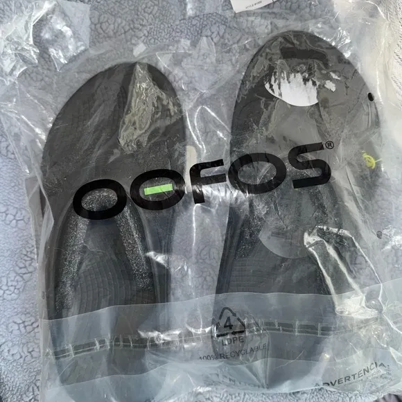 NEW OOFOS Women's Sandals - Black W7 M5